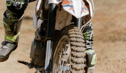 how to kickstart a cold dirt bike